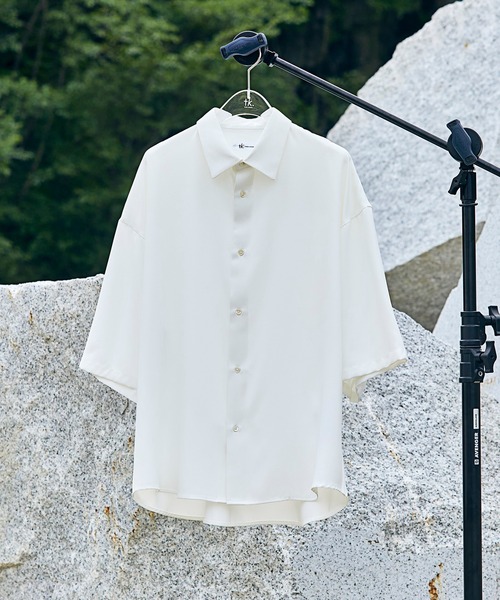 tk.TAKEO KIKUCHI(ティーケータケオキクチ)の「◆【WEB限定】多バリエナメラカシャツ(シャツ/ブラウス・メンズ・ブラック/オフホワイト/ライトグリーン系1/ライトグリーン系2/ベージュ系/ベージュ系4/ライトグリーン系/ホワイト系6/ブラック系/ブラック系3/ブラック系4/ライトグリーン・02/01/03)」の2枚目の写真