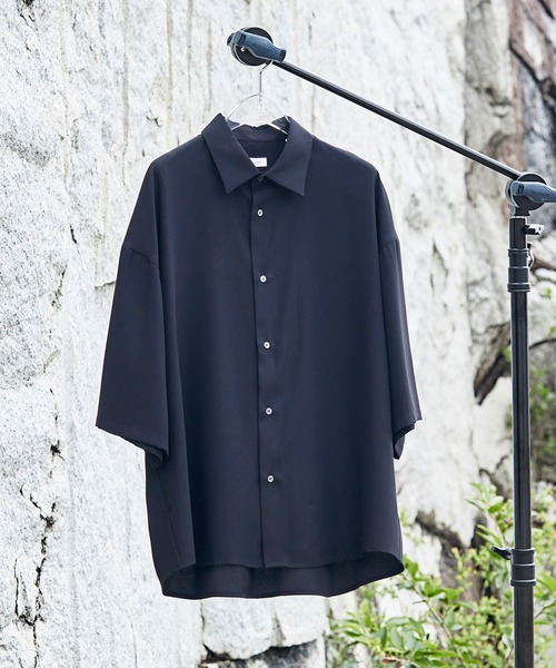 tk.TAKEO KIKUCHI(ティーケータケオキクチ)の「◆【WEB限定】多バリエナメラカシャツ(シャツ/ブラウス・メンズ・ブラック/オフホワイト/ライトグリーン系1/ライトグリーン系2/ベージュ系/ベージュ系4/ライトグリーン系/ホワイト系6/ブラック系/ブラック系3/ブラック系4/ライトグリーン・02/01/03)」の4枚目の写真