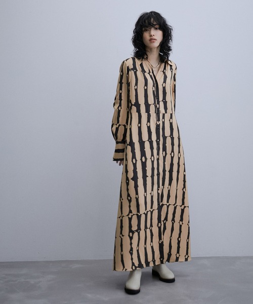 ADAM ET ROPE'（アダムエロペ）の「フォールドダイプリントワンピース