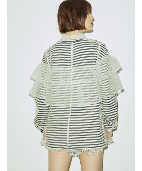 jouetie(ジュエティ)の「シアーフリルオーバーシャツ(シャツ/ブラウス・レディース・ブルー/ブラック/アイボリー・MEDIUM)」の2枚目の写真