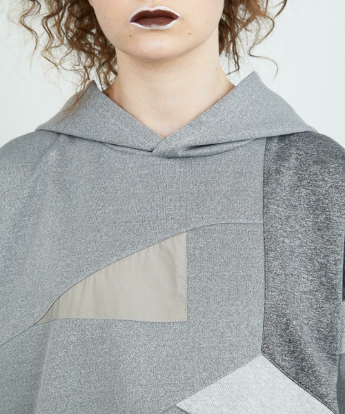 FRAPBOIS（フラボア）の「パッチフーディー（Tシャツ/カットソー・レディース・グレー/ブラック・1/2）」の6枚目の写真