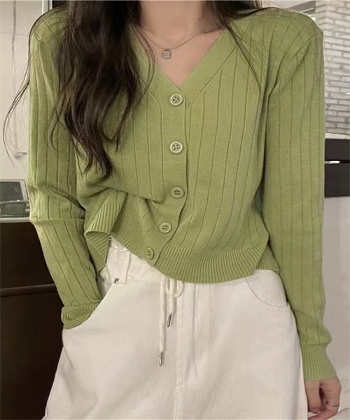 Dream garden（ドリームガーデン）の「Vネック　ニットカーディガン（カーディガン/ボレロ・レディース・ホワイト/ライトグレー/ブラック/ベージュ/ピンク/ボルドー/ライトベージュ/オリーブ/パープル/ブルー/キャメル/イエロー・FREE）」の7枚目の写真