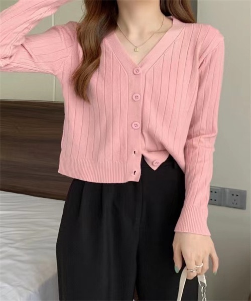 Dream garden（ドリームガーデン）の「Vネック　ニットカーディガン（カーディガン/ボレロ・レディース・ホワイト/ライトグレー/ブラック/ベージュ/ピンク/ボルドー/ライトベージュ/オリーブ/パープル/ブルー/キャメル/イエロー・FREE）」の11枚目の写真