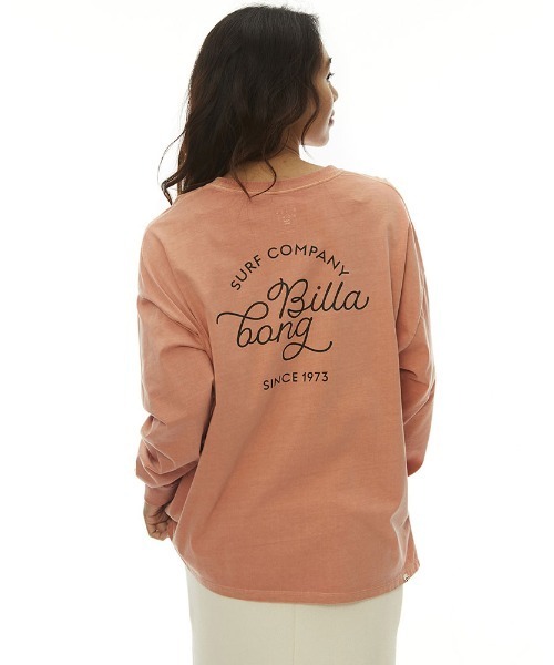 BILLABONG（ビラボン）の「BILLABONG レディース CLEAN SCRIPT LOGO LS TEE ロンＴ 【2022年秋冬モデル】/ビラボン長袖ロンT（Tシャツ/カットソー・レディース・ライトブルー/ブラック/オフホワイト/レンガ・MEDIUM/LARGE）」の4枚目の写真