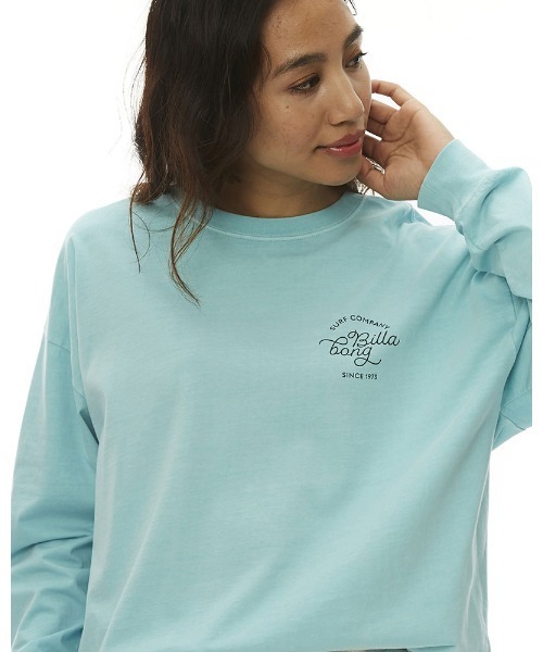 BILLABONG（ビラボン）の「BILLABONG レディース CLEAN SCRIPT LOGO LS TEE ロンＴ 【2022年秋冬モデル】/ビラボン長袖ロンT（Tシャツ/カットソー・レディース・ライトブルー/ブラック/オフホワイト/レンガ・MEDIUM/LARGE）」の8枚目の写真