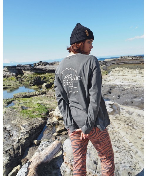 BILLABONG（ビラボン）の「BILLABONG レディース CLEAN SCRIPT LOGO LS TEE ロンＴ 【2022年秋冬モデル】/ビラボン長袖ロンT（Tシャツ/カットソー・レディース・ライトブルー/ブラック/オフホワイト/レンガ・MEDIUM/LARGE）」の16枚目の写真