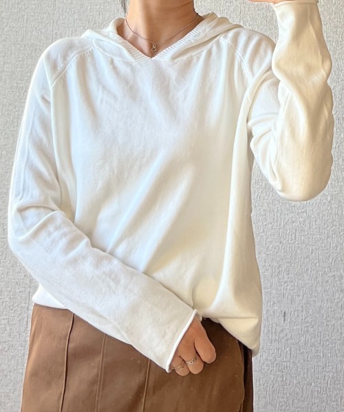 Coo+i(クーイ)の「フード付きプルオーバーニット(ニット/セーター・レディース・モカ/ベージュ/ホワイト/ブラック・FREE)」の2枚目の写真