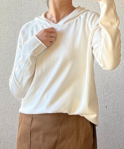 Coo+i(クーイ)の「フード付きプルオーバーニット(ニット/セーター・レディース・モカ/ベージュ/ホワイト/ブラック・FREE)」の16枚目の写真