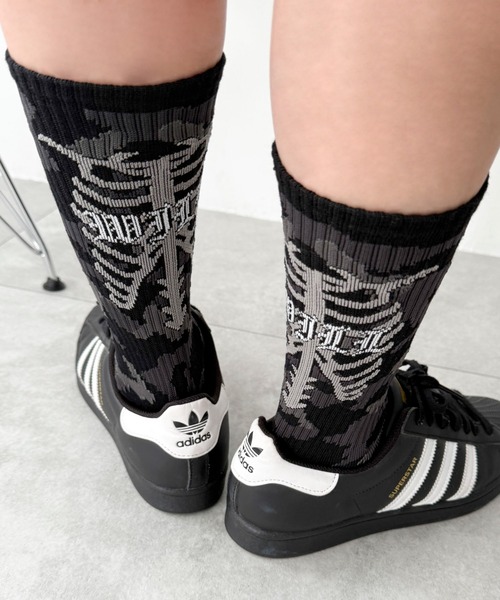 WEGO（ウィゴー）の「WEGO/パターンデザインレギュラーソックス（ソックス/靴下・メンズ・その他8/その他10/その他13/その他2/その他1/その他3/その他5/その他11/その他6/その他7/その他4/その他9/その他12/その他14/その他15/その他19/その他18/その他16/その他17/その他20/その他21/その他23/その他22/その他25/その他24/その他26/その他27/その他28/その他29/その他31/その他30/その他33/その他32/その他34/A/B/C/その他35/E/D・25-27CM）」の18枚目の写真
