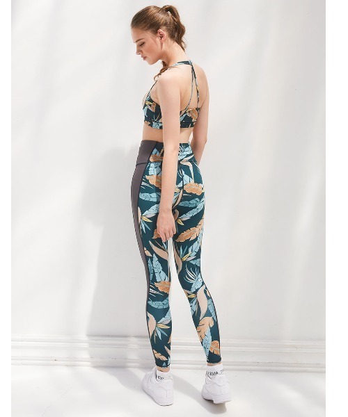 ALEXIA STAM（アリシアスタン）の「NERGY Paradise Blast Training Pants / トレーニングパンツ（レギンス/スパッツ・レディース・ピンク/グリーン・S/M/L）」の8枚目の写真