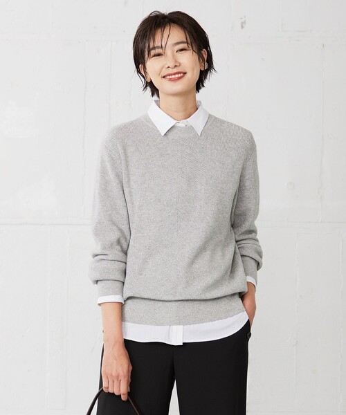 J.PRESS(ジェイプレス)の「【洗える】LUREX SWEATER ニット(ニット/セーター・レディース・ライトグレー系/ブラック系/スモーキーグリーン系/ふじ色系・LARGE/MEDIUM)」の2枚目の写真