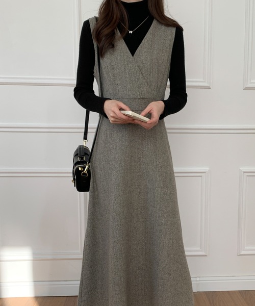 ECLIN(エクラン)の「カシュクールAラインフレアジャンパースカート(ワンピース・レディース・ブラック/ブラウン/グレー・S/M)」の2枚目の写真