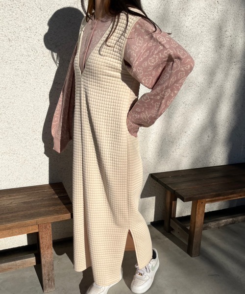 nemne store（ネンネストア）の「【低身長用サイズあり】ぽこぽこジャガードVスリットワンピース（ワンピース・レディース・アイボリー/ブラック・SMALL/MEDIUM）」の7枚目の写真