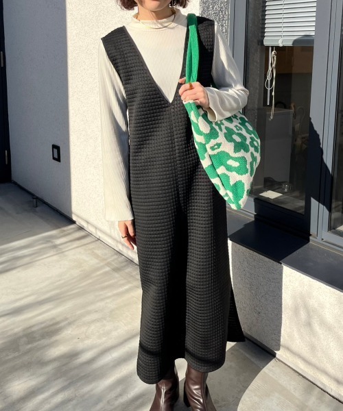 nemne store（ネンネストア）の「【低身長用サイズあり】ぽこぽこジャガードVスリットワンピース（ワンピース・レディース・アイボリー/ブラック・SMALL/MEDIUM）」の14枚目の写真