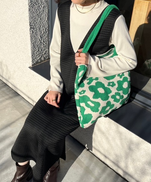 nemne store（ネンネストア）の「【低身長用サイズあり】ぽこぽこジャガードVスリットワンピース（ワンピース・レディース・アイボリー/ブラック・SMALL/MEDIUM）」の10枚目の写真