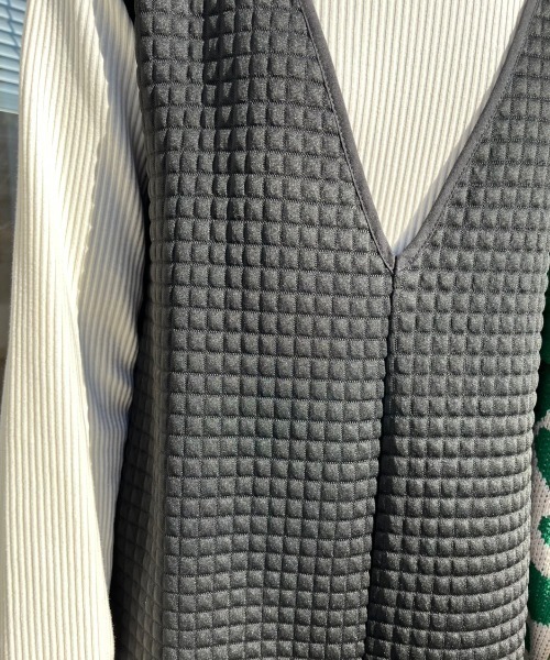 nemne store（ネンネストア）の「【低身長用サイズあり】ぽこぽこジャガードVスリットワンピース（ワンピース・レディース・アイボリー/ブラック・SMALL/MEDIUM）」の19枚目の写真