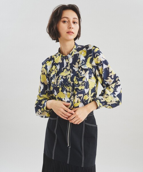 GRACE CONTINENTAL（グレースコンチネンタル）の「ペイントフラワーブラウス（シャツ/ブラウス・レディース・ネイビー/ホワイト・36/38）」の2枚目の写真