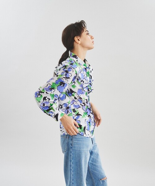 GRACE CONTINENTAL（グレースコンチネンタル）の「ペイントフラワーブラウス（シャツ/ブラウス・レディース・ネイビー/ホワイト・36/38）」の6枚目の写真