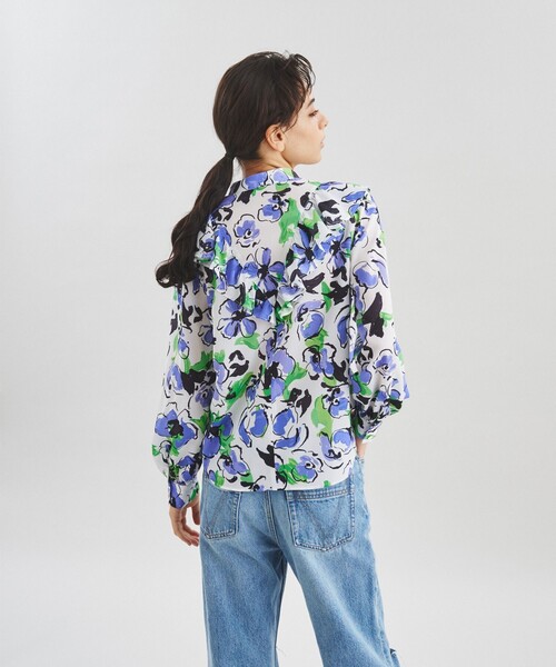 GRACE CONTINENTAL（グレースコンチネンタル）の「ペイントフラワーブラウス（シャツ/ブラウス・レディース・ネイビー/ホワイト・36/38）」の7枚目の写真
