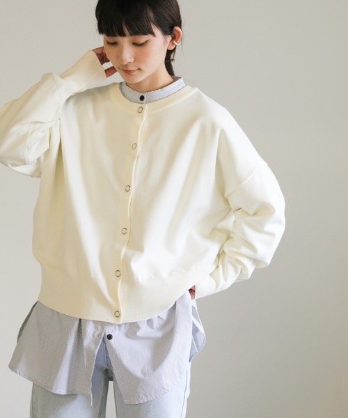 select MOCA(セレクトモカ)の「2wayクルーネックオーバーサイズカーディガン(カーディガン/ボレロ・レディース・オレンジ/ライトオリーブ/ブラック/オフホワイト・FREE)」の8枚目の写真