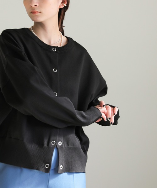 select MOCA(セレクトモカ)の「2wayクルーネックオーバーサイズカーディガン(カーディガン/ボレロ・レディース・オレンジ/ライトオリーブ/ブラック/オフホワイト・FREE)」の11枚目の写真
