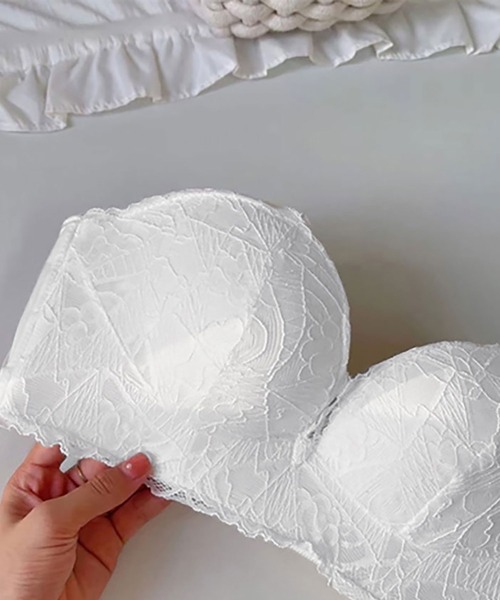 NinaetLina(ニナエリナ)の「ストラップレスブラ(ブラジャー)」 WEAR