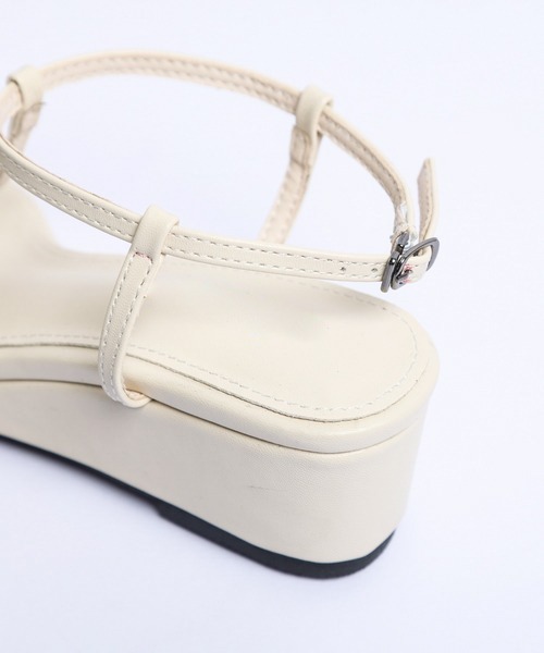 La-gemme（ラジェム）の「クロスストラップサンダル（サンダル・レディース・ゴールド/ベージュ/ブラック/シルバー・35/36/37/38/39）」の22枚目の写真