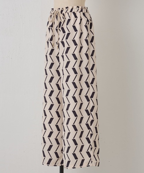 BEARDSLEY（ビアズリー）の「幾何プリント イージーパンツ（その他パンツ・レディース・グレー・FREE）」の11枚目の写真