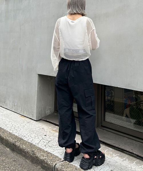 INGNI(イング)の「裾ドロストメッシュプルオーバー/A(その他トップス・レディース・アイボリー/ブラック・M)」の17枚目の写真