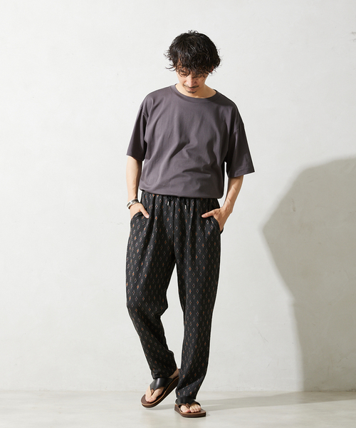 JOURNAL STANDARD relume（ジャーナルスタンダード　レリューム）の「ダイヤリーフ ジャガードジャージーパンツ（その他パンツ・メンズ・ブラック/ボルドー・MEDIUM/LARGE/SMALL）」の8枚目の写真