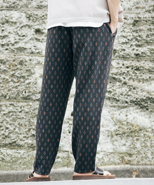 JOURNAL STANDARD relume（ジャーナルスタンダード　レリューム）の「ダイヤリーフ ジャガードジャージーパンツ（その他パンツ・メンズ・ブラック/ボルドー・MEDIUM/LARGE/SMALL）」の9枚目の写真
