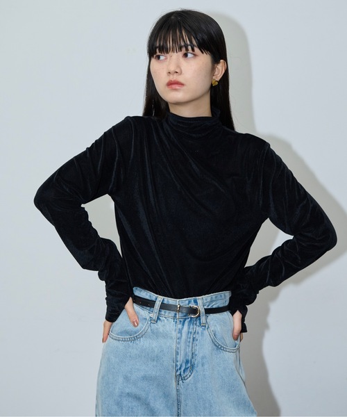 THE YOn（ザヨン）の「シアーベロアフィンガーホールトップス（Tシャツ/カットソー・レディース・ターコイズブルー/ブラック/アイボリー/コーラルピンク/グレイッシュベージュ・FREE）」の14枚目の写真