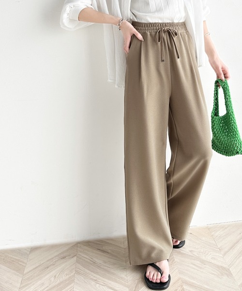 classicalelf(クラシカルエルフ)の「プラスワンでトレンド感高まる。光沢リップルリラックスパンツ(その他パンツ・レディース・ベージュ系その他/ブラック・SMALL/MEDIUM/LARGE/X-LARGE)」の9枚目の写真