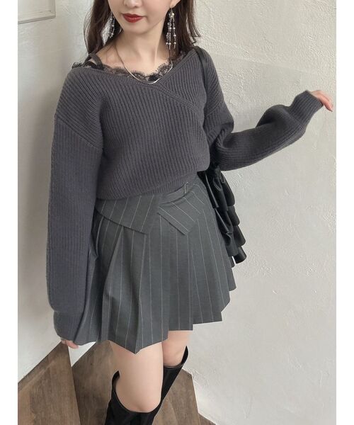 dazzlin（ダズリン）の「レースレイヤードオーバーニットトップス（ニット/セーター・レディース・ベビーピンク/チャコールグレー/ブルー/ベージュ/オフホワイト/ピンク・FREE）」の3枚目の写真