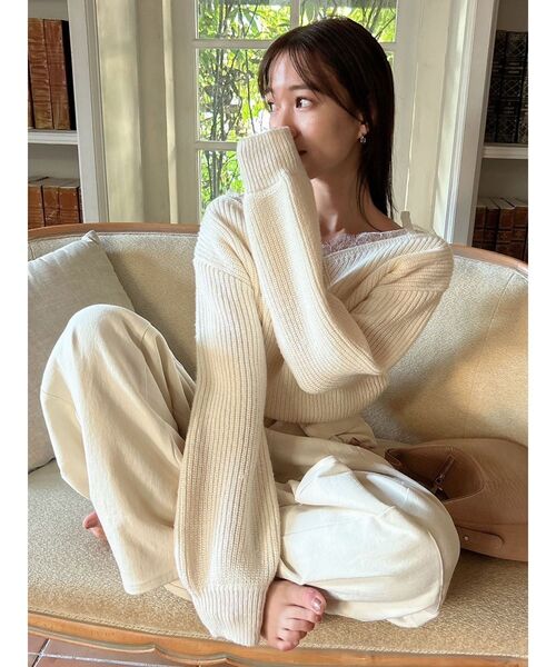 dazzlin（ダズリン）の「レースレイヤードオーバーニットトップス（ニット/セーター・レディース・ベビーピンク/チャコールグレー/ブルー/ベージュ/オフホワイト/ピンク・FREE）」の17枚目の写真