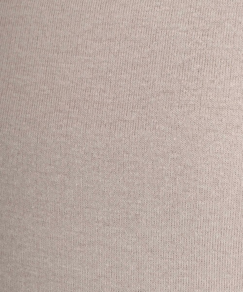 atONE(アットワン)の「atONE ハイネック指穴カットソー(Tシャツ/カットソー・レディース・チャコールグレー/オフホワイト/グレイッシュベージュ/ブラック/カーキ・3L/4L/L/LL/M)」の9枚目の写真