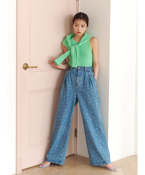 SNIDEL（スナイデル）の「フラワーデザインデニムパンツ（デニムパンツ・レディース・ライトブルー/ブラック・1/0）」の18枚目の写真