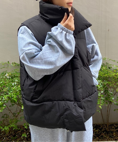SHEPP(シープ)の「スタンドネック中綿ベスト(ダウンベスト・レディース・ベージュ/ブラック/ホワイト・M/XL/XXL/L)」の4枚目の写真