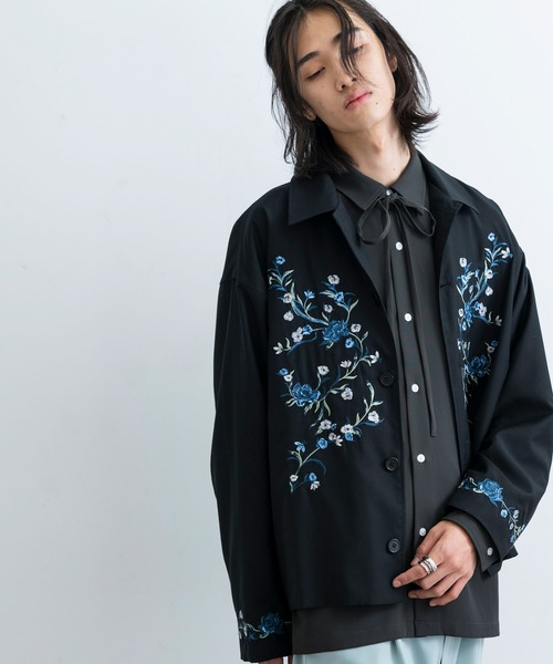 JUNRED(ジュンレッド)の「レトロフラワーデコブルゾン(ブルゾン・メンズ・オフホワイト/チャコールグレー/ブラック・L/M/S)」の4枚目の写真