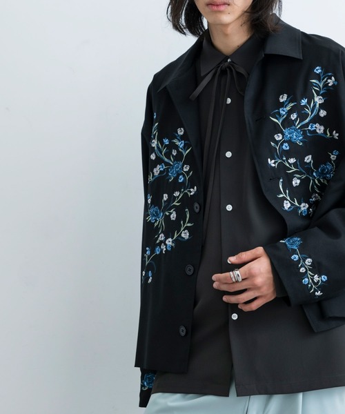 JUNRED(ジュンレッド)の「レトロフラワーデコブルゾン(ブルゾン・メンズ・オフホワイト/チャコールグレー/ブラック・L/M/S)」の5枚目の写真