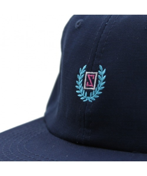 Starting Over(スターティングオーバー)の「【THE STRAIT (ストレイト)】LAUREL STRAPBACK CAP(キャップ・メンズ・ネイビー/ベージュ・FREE)」の3枚目の写真