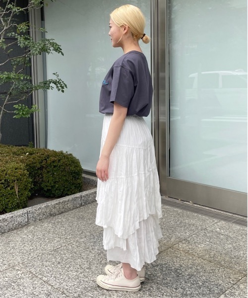 one way（ワンウェイ）の「フラワーグラフィックプリントTシャツ（Tシャツ/カットソー・レディース・ホワイト/アッシュグレー/サックスブルー/スミクロ/ホワイト×ブルー・FREE）」の20枚目の写真