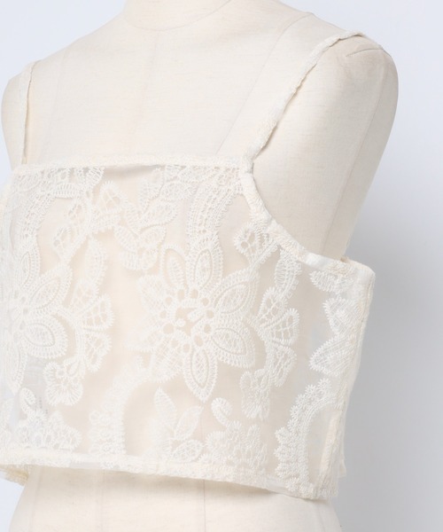 MINERTE(ミネルテ)の「【MINERTE】flower stitch bustier / フラワー刺繍シアービスチェ(キャミソール・レディース・アイボリー/ブラック・FREE)」の7枚目の写真