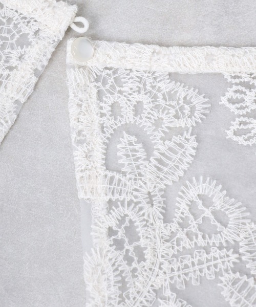 MINERTE(ミネルテ)の「【MINERTE】flower stitch bustier / フラワー刺繍シアービスチェ(キャミソール・レディース・アイボリー/ブラック・FREE)」の5枚目の写真