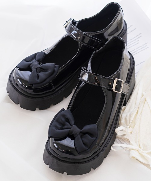 madrepadre(マドレパドレ)の「厚底リボンモチーフシューズ(パンプス・レディース・ブラック・24.0cm)」の1枚目の写真