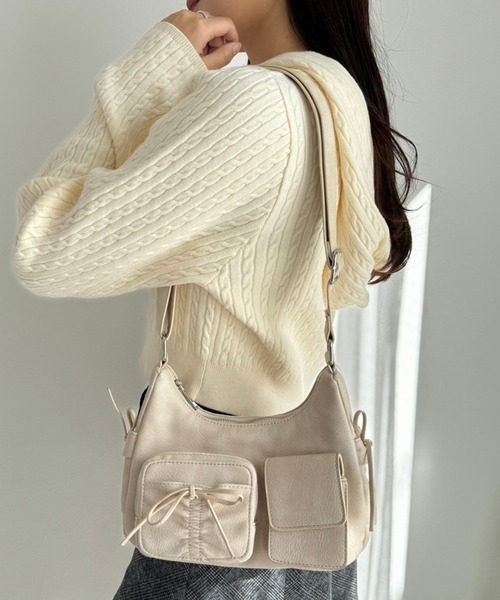 one after another NICE CLAUP（ワンアフターアナザーナイスクラップ）の「ドロストポケットショルダーバッグ（ショルダーバッグ・レディース・ブラック/ダークブラウン/ピンク/ベージュ/ブラウン/サックスブルー/ブラック系その他・FREE）」の5枚目の写真