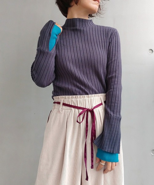 Q(キュー)の「配色リブニット(ニット/セーター・レディース・チャコールグレー/アイボリー/パープル・MEDIUM)」の2枚目の写真