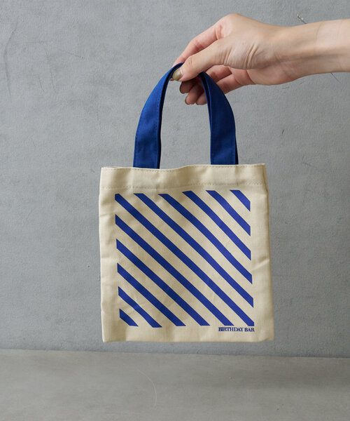 BIRTHDAY BAR（バースデイバー）の「MOTIF GEOMETRY　ミニスクエアフラットバッグ（トートバッグ・レディース・ネイビー/ピンク/オレンジ/アイボリー・0）」の6枚目の写真