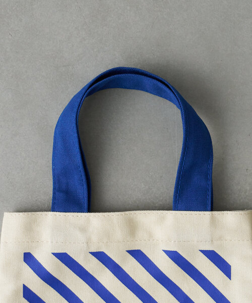 BIRTHDAY BAR（バースデイバー）の「MOTIF GEOMETRY　ミニスクエアフラットバッグ（トートバッグ・レディース・ネイビー/ピンク/オレンジ/アイボリー・0）」の10枚目の写真