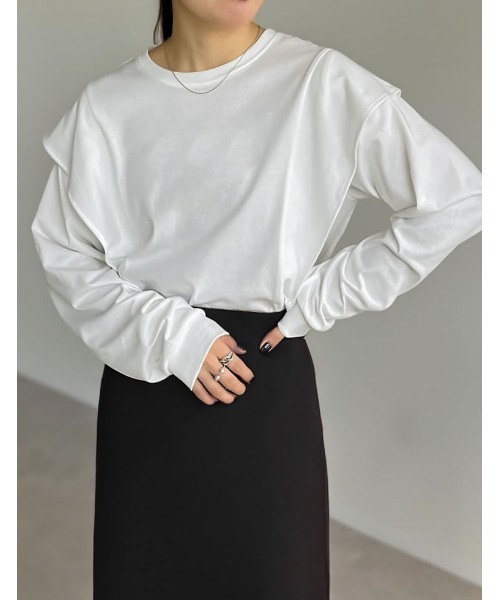 Re:EDIT（リエディ）の「[UVカット][接触冷感]ラッフルショルダーロングスリーブＴシャツ（Tシャツ/カットソー・レディース・ホワイト/ブラック・MEDIUM/LARGE）」の3枚目の写真